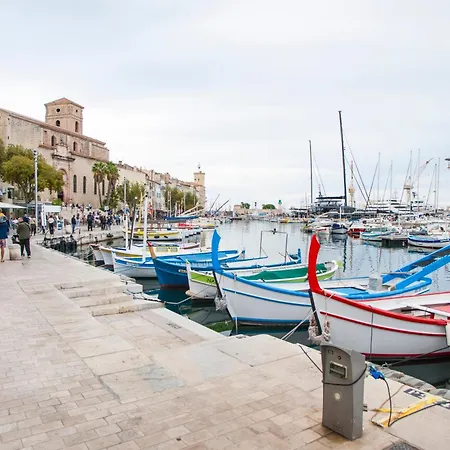 Incroyable Sur Le Port Avec 3 *